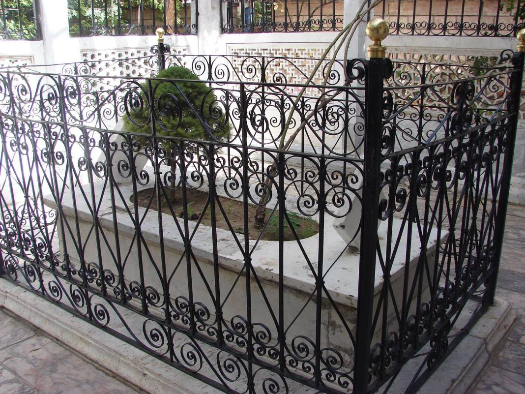 Mevlana’nın vasiyetini yerine getirmeyen isim kim? 6